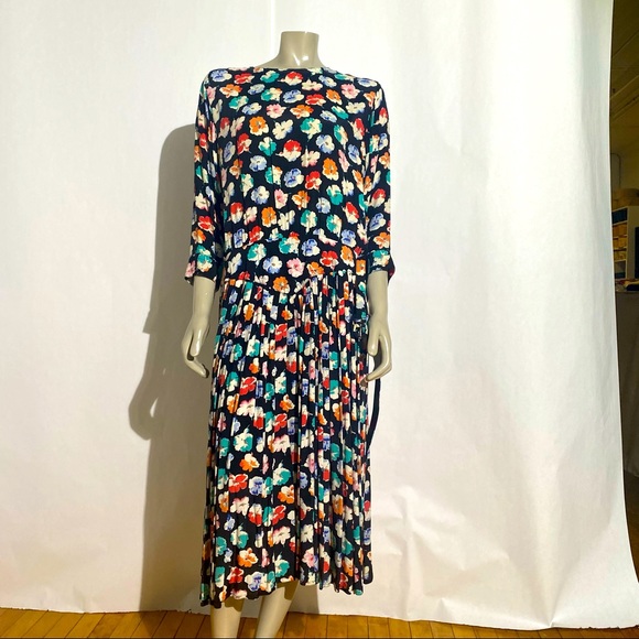 Vintage Floral Midi Dress - Picture 8 of 8